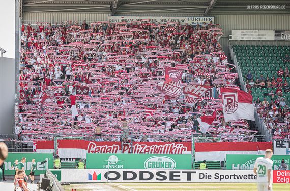 SpVgg Fürth vs SSV Jahn Regensburg (1-0) (21)