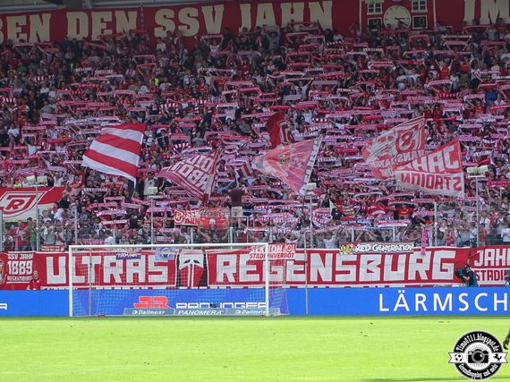 SSV Jahn Regensburg vs VfB Stuttgart (2-3) (3)