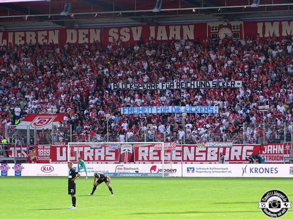 SSV Jahn Regensburg vs VfB Stuttgart (2-3) (8)