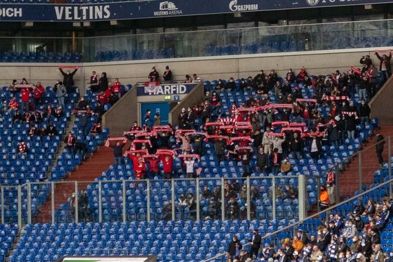FC Schalke 04 vs SSV Jahn Regensburg (2-1) (2)