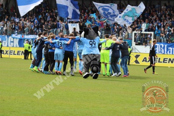 Stuttgarter Kickers vs Hallescher FC (1-0) (2)