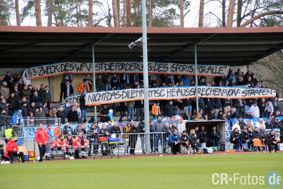 SV Sandhausen II vs Stuttgarter Kickers (2-0) (8)