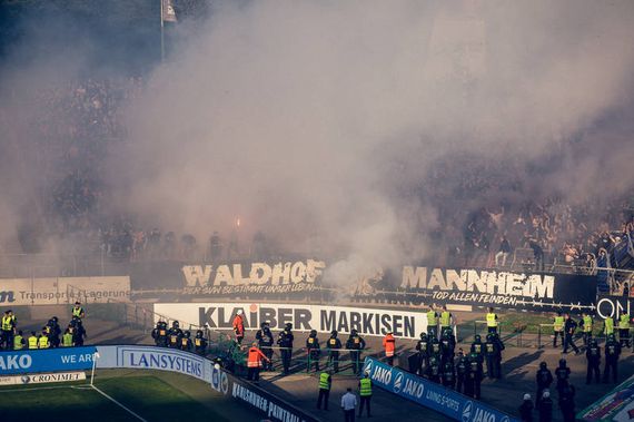 Karlsruher SC vs SV Waldhof Mannheim 07 (2-0) (9)
