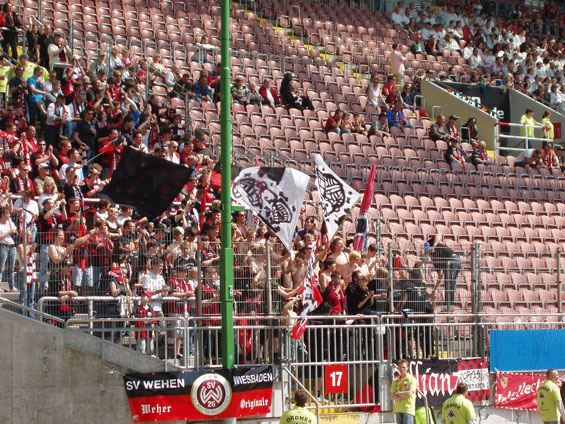 1. FC Kaiserslautern vs SV Wehen Wiesbaden (1-0) (10)