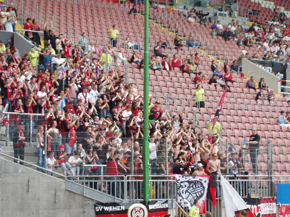 1. FC Kaiserslautern vs SV Wehen Wiesbaden (1-0) (12)