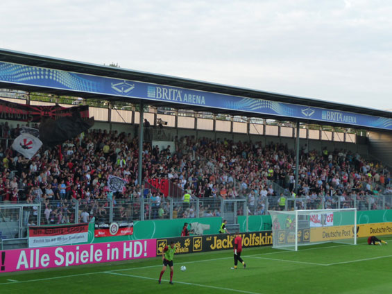 SV Wehen Wiesbaden vs VfL Wolfsburg (1-4) (2)