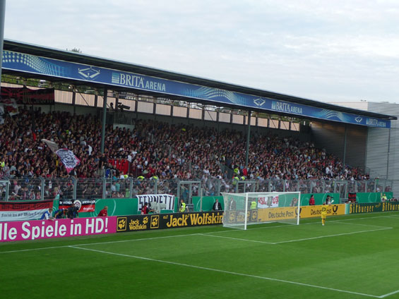 SV Wehen Wiesbaden vs VfL Wolfsburg (1-4) (3)