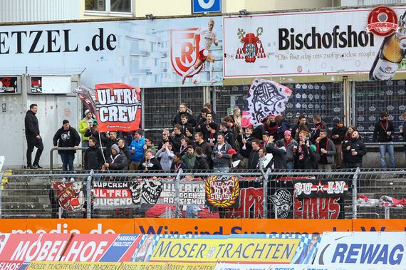 SSV Jahn Regensburg vs SV Wehen Wiesbaden (3-0) (3)