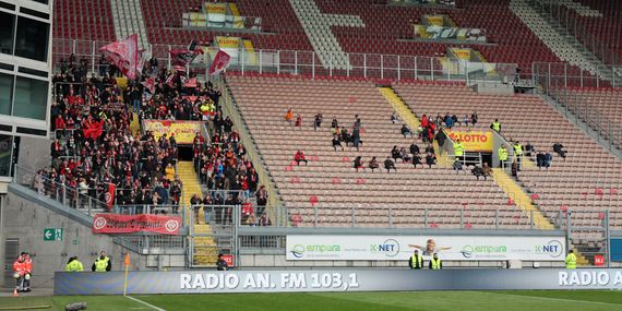 1. FC Kaiserslautern vs SV Wehen Wiesbaden (0-0) (1)