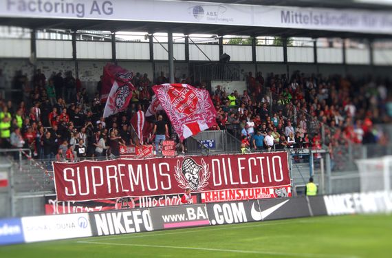 SV Wehen Wiesbaden vs SpVgg Unterhaching (1-2) (1)