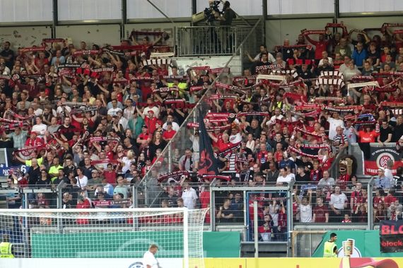 SV Wehen Wiesbaden vs FC St. Pauli (3-2 n.V.) (2)