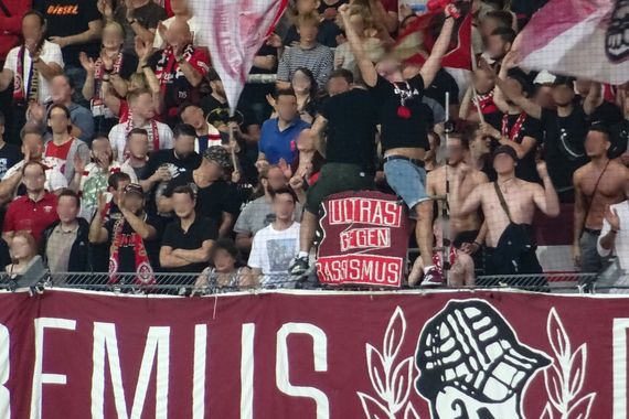 SV Wehen Wiesbaden vs FC St. Pauli (3-2 n.V.) (3)