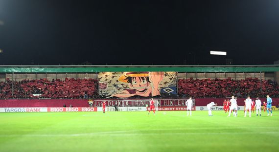 SV Wehen Wiesbaden vs Hamburger SV (0-3) (3)