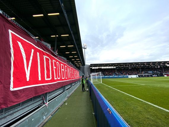 SV Wehen Wiesbaden vs Hamburger SV (1-1) (9)