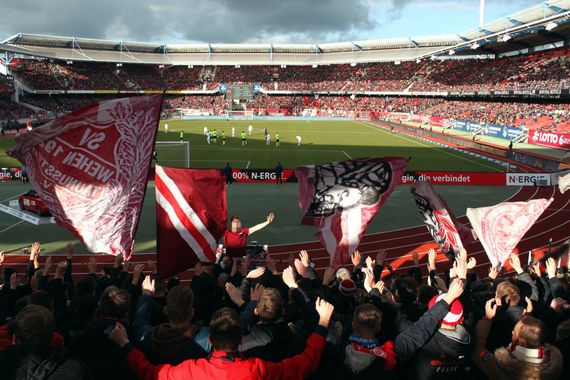 1. FC Nürnberg vs SV Wehen Wiesbaden (0-2) (6)