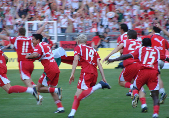 VfB Stuttgart vs FC Energie Cottbus (2-1) (13)