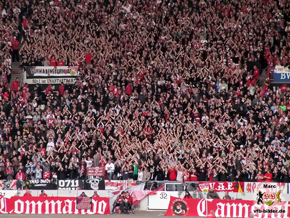 VfB Stuttgart vs Borussia Mönchengladbach (2-1) (84)