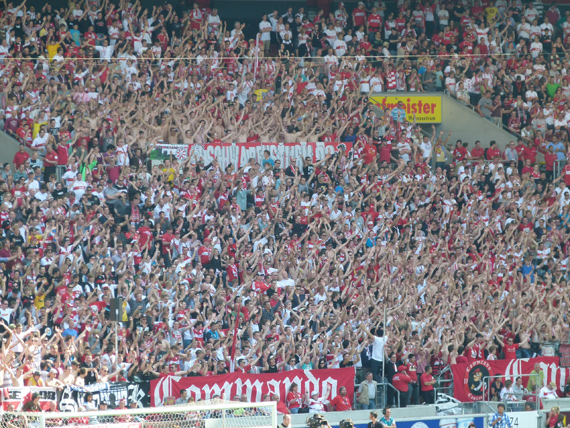 VfB Stuttgart vs Hamburger SV (3-0) (32)