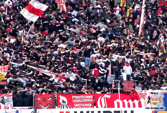 VfB Stuttgart vs FC Augsburg (2-1) (31)