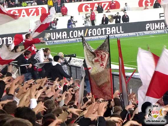 VfB Stuttgart vs FC Augsburg (2-1) (34)
