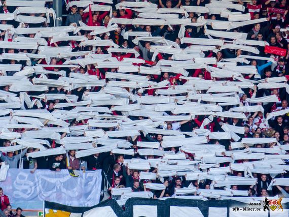FC Augsburg vs VfB Stuttgart (1-0) (11)