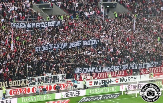 VfB Stuttgart vs VfL Wolfsburg (1-0) (13)