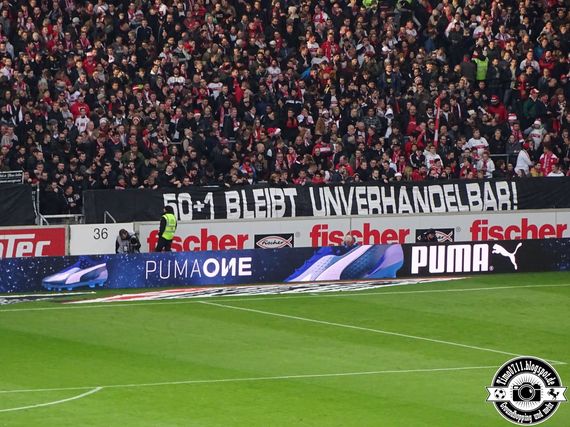 VfB Stuttgart vs FC Augsburg (1-0) (9)