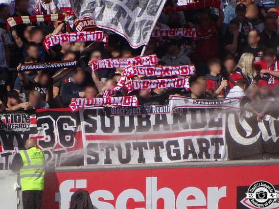 VfB Stuttgart vs Holstein Kiel (0-1) (4)