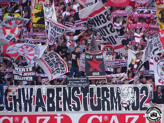 VfB Stuttgart vs Holstein Kiel (0-1) (7)