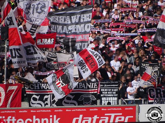 VfB Stuttgart vs Holstein Kiel (0-1) (9)