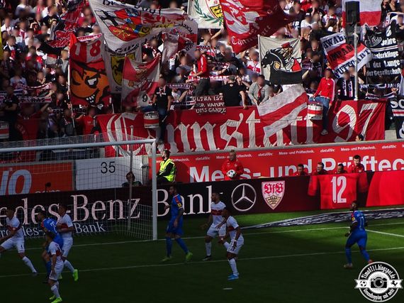 VfB Stuttgart vs Holstein Kiel (0-1) (23)