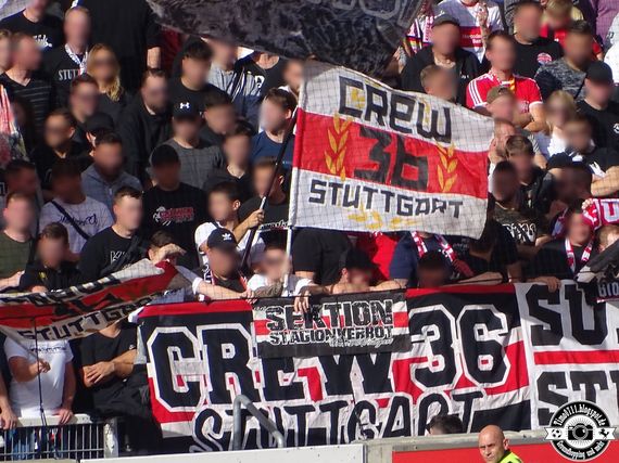 VfB Stuttgart vs Holstein Kiel (0-1) (25)