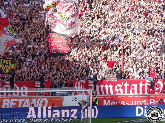 VfB Stuttgart vs Holstein Kiel (0-1) (27)