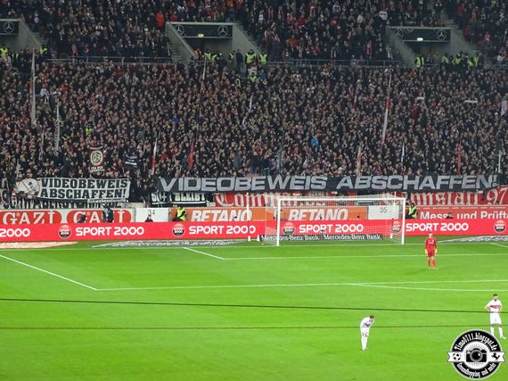VfB Stuttgart vs 1. FC Nürnberg (3-1) (17)