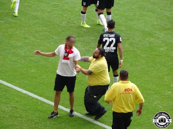 VfB Stuttgart vs FC St. Pauli (2-1) (21)