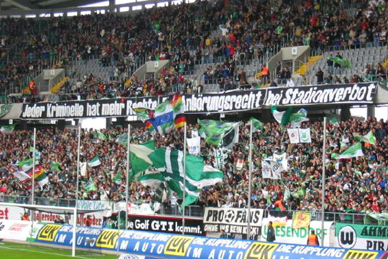 VfL Wolfsburg vs 1. FC Kaiserslautern (2-1) (1)