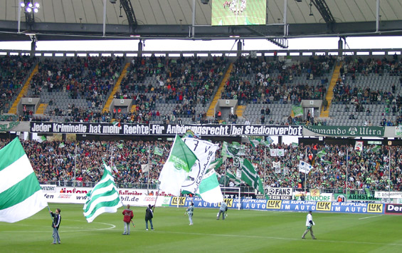 VfL Wolfsburg vs 1. FC Kaiserslautern (2-1) (4)