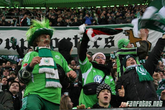 VfL Wolfsburg vs 1. FSV Mainz 05 (2-2) (9)