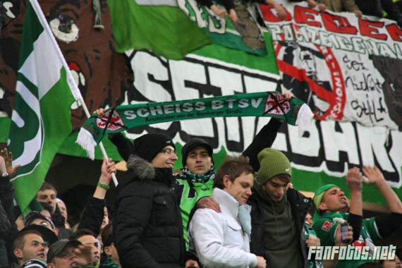 VfL Wolfsburg vs 1. FSV Mainz 05 (2-2) (10)