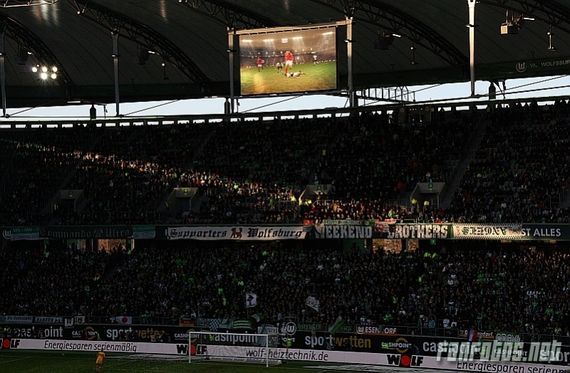 VfL Wolfsburg vs FC Augsburg (1-1) (10)