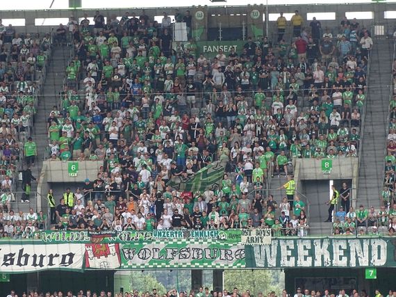 VfL Wolfsburg vs Eintracht Frankfurt (2-1) (1)