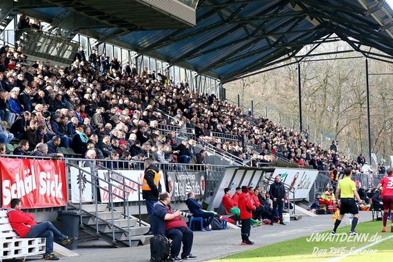 Viktoria Köln vs Rot-Weiss Essen (2-1) (1)