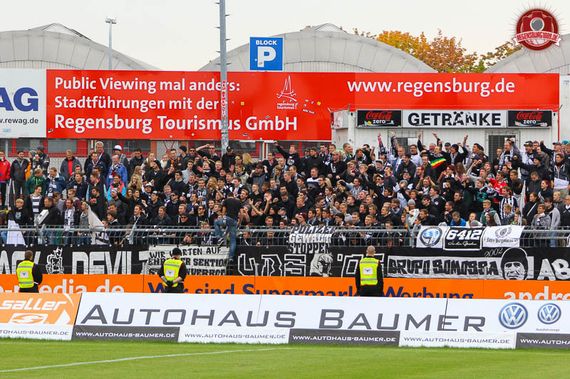 SSV Jahn Regensburg vs Wacker Burghausen (1-1) (2)