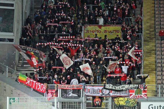 1. FC Kaiserslautern vs Würzburger Kickers (1-0) (1)