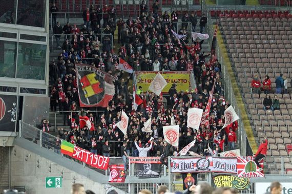 1. FC Kaiserslautern vs Würzburger Kickers (1-0) (2)
