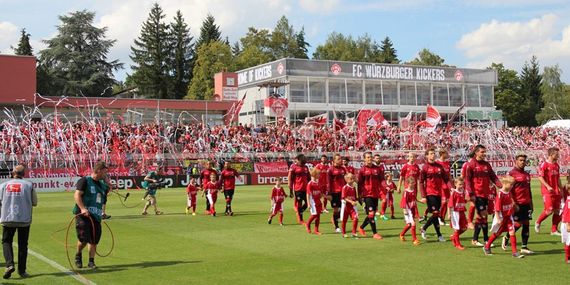 Würzburger Kickers vs 1. FC Kaiserslautern (1-1) (1)
