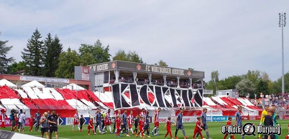Würzburger Kickers vs FC Bayern München II (3-1) (2)