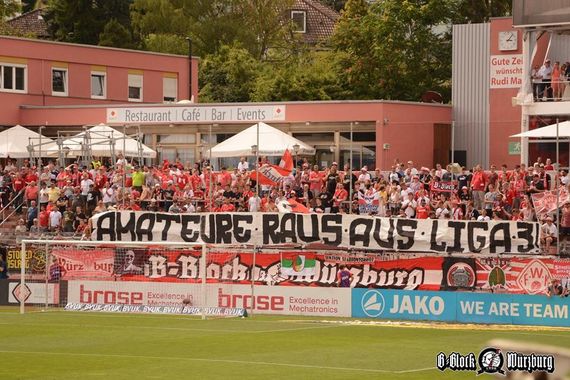 Würzburger Kickers vs FC Bayern München II (3-1) (3)